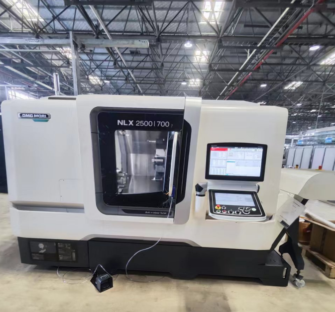 DMG MORI  NLX2500Y/700...